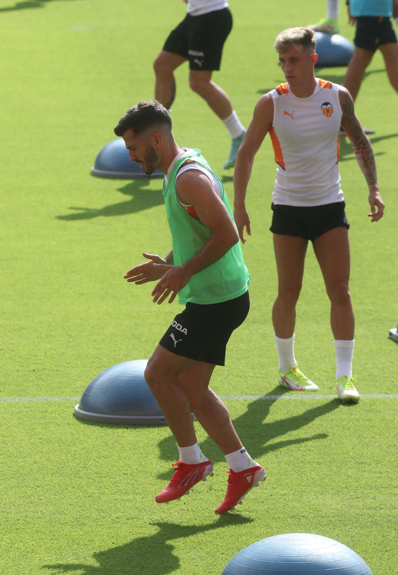 Sesión en Mestalla con Maxi Gómez y Alderete