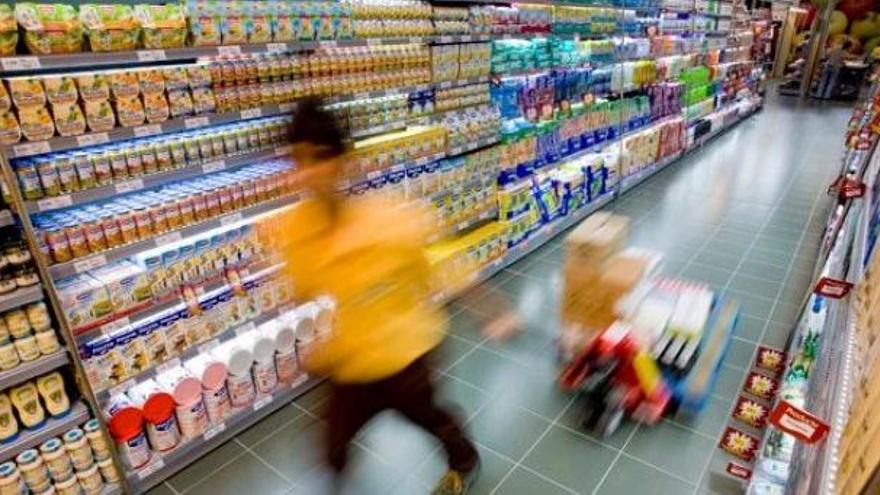 Treballadora en un supermercat Bonpreu