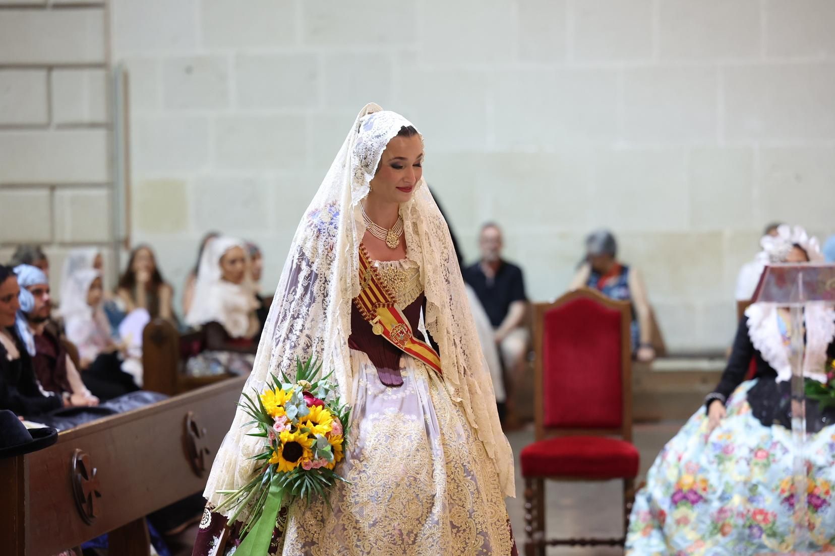 Berta y la corte completan la Ofrenda de Alicante