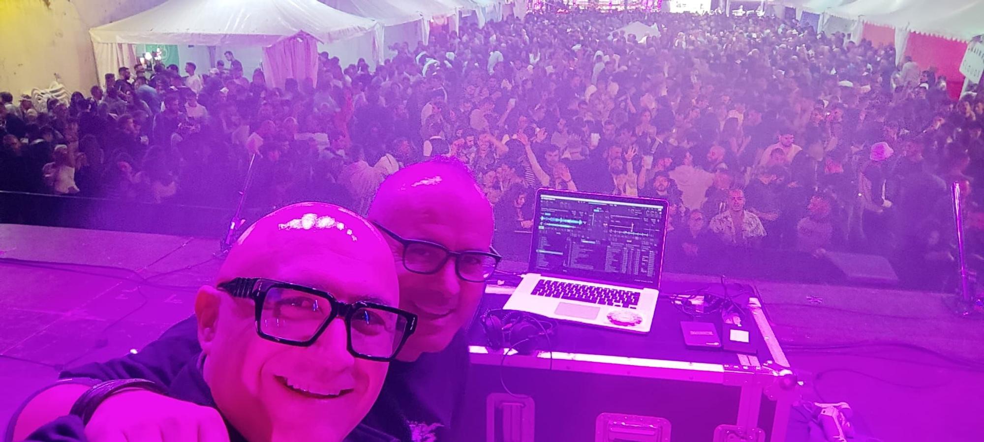 Astarot reúne a 4.000 personas en Cangas y Noname Djs abarrotan laa explanada de Ojea