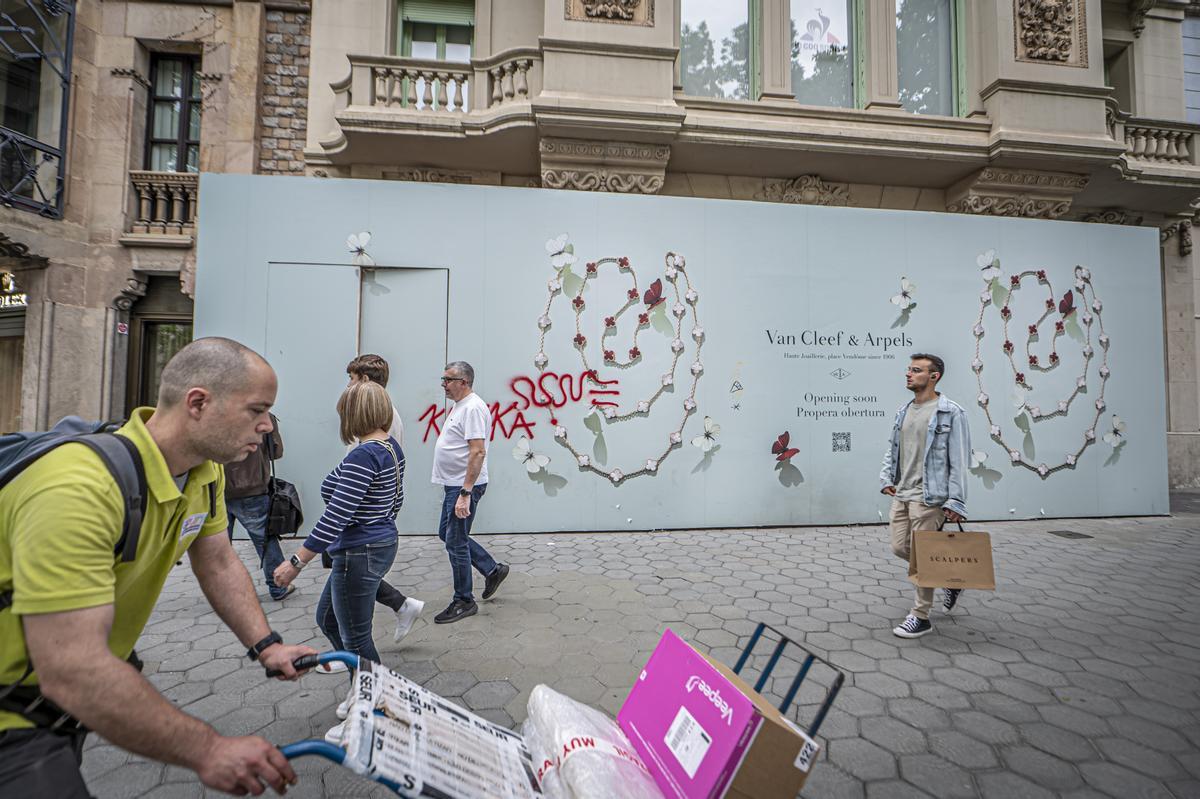 Obras en el local donde irá Van Cleef &amp; Arpels, en el 77.