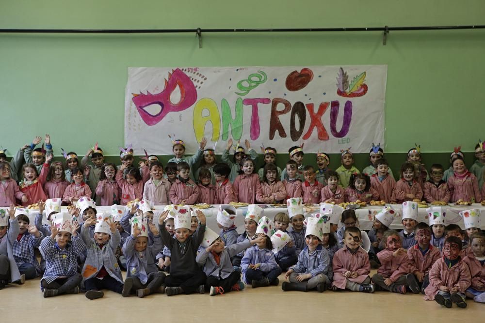 Antroxu en los colegios de Gijón