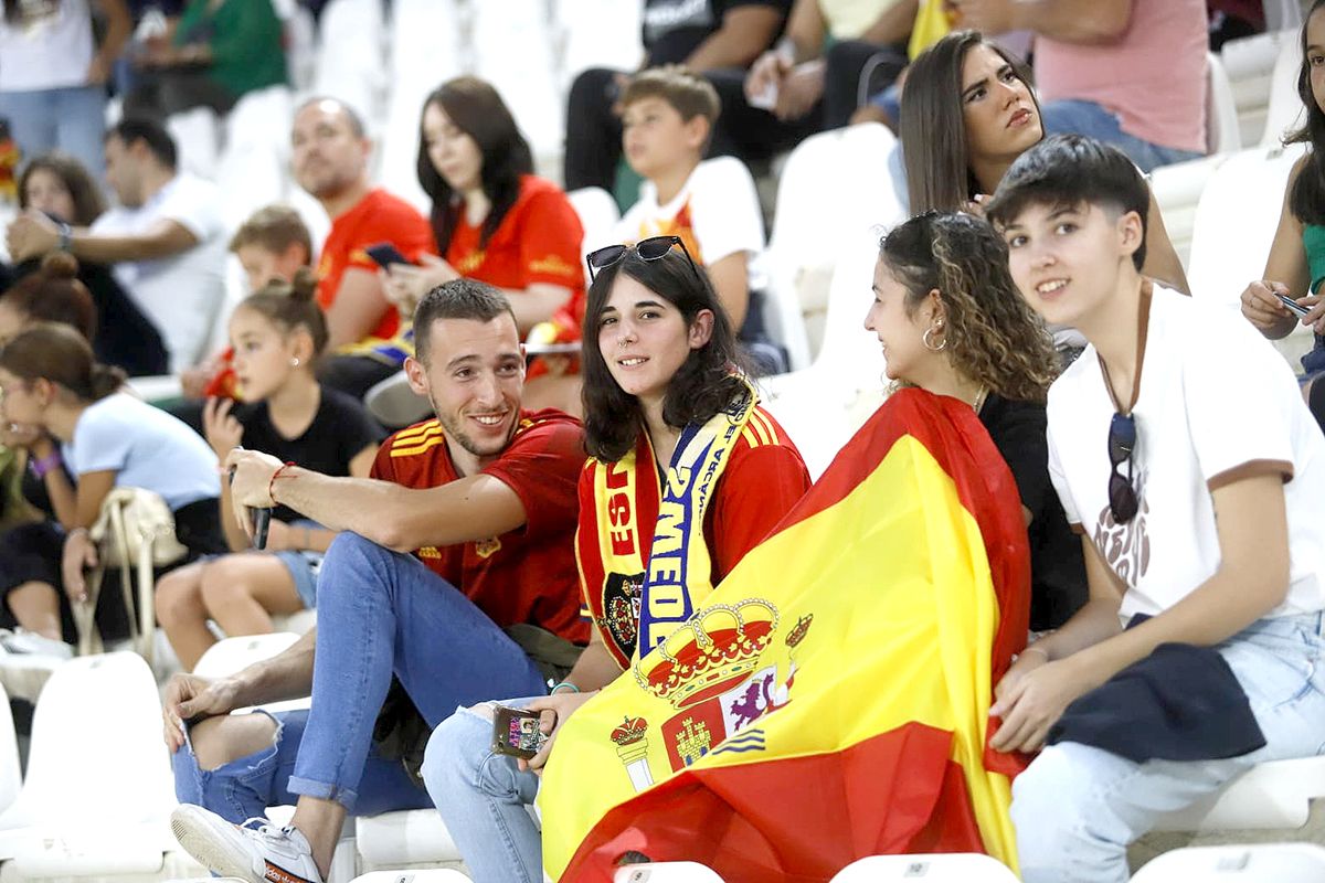 Las imágenes de la afición del España - Suecia femenino