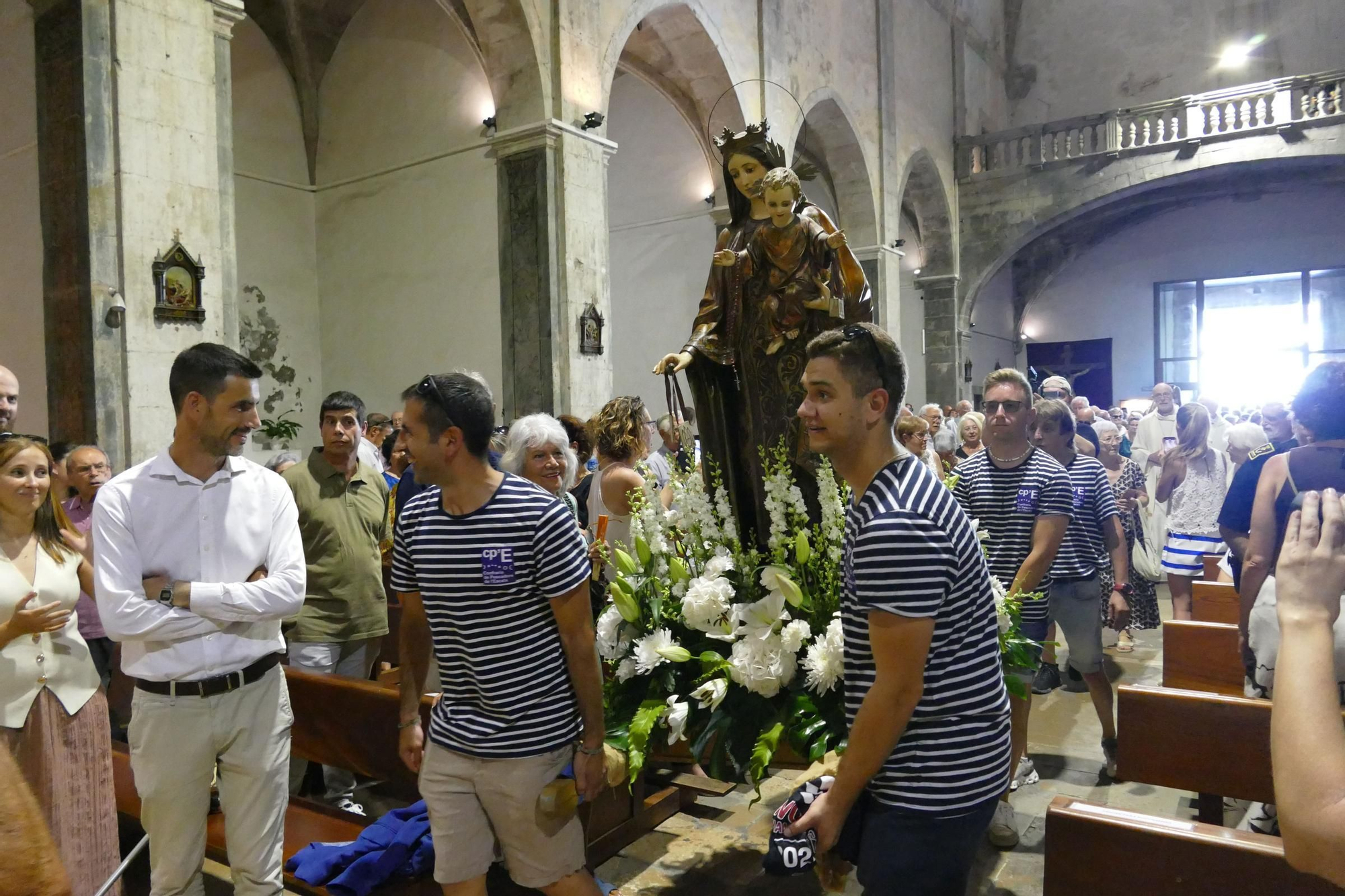 L'Escala commemora la Festa del Carme amb un sentit homenatge a les persones grans i a les seves arrels marineres