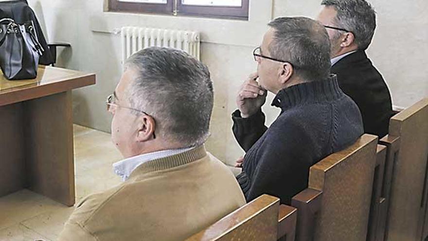 Los tres acusados, durante el juicio.