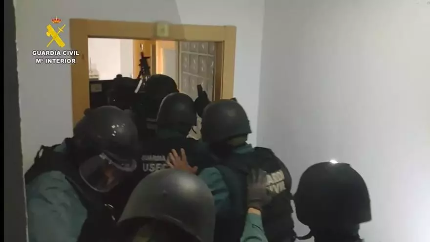 Detienen  en València a cuatro personas por a robar vehículos de alta gama