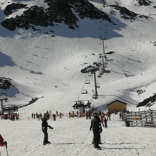 Esquiadores, esti día, en Fontes d&#039;Iviernu.