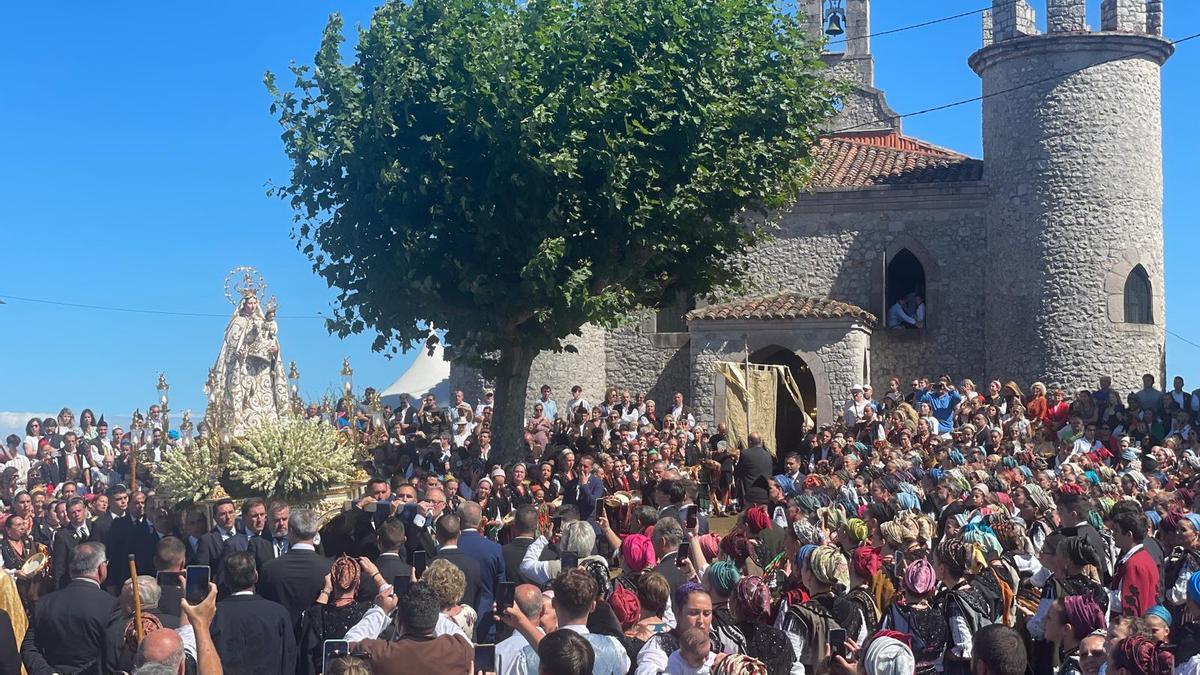 Llanes celebra el día grande de las fiestas de la Guía.