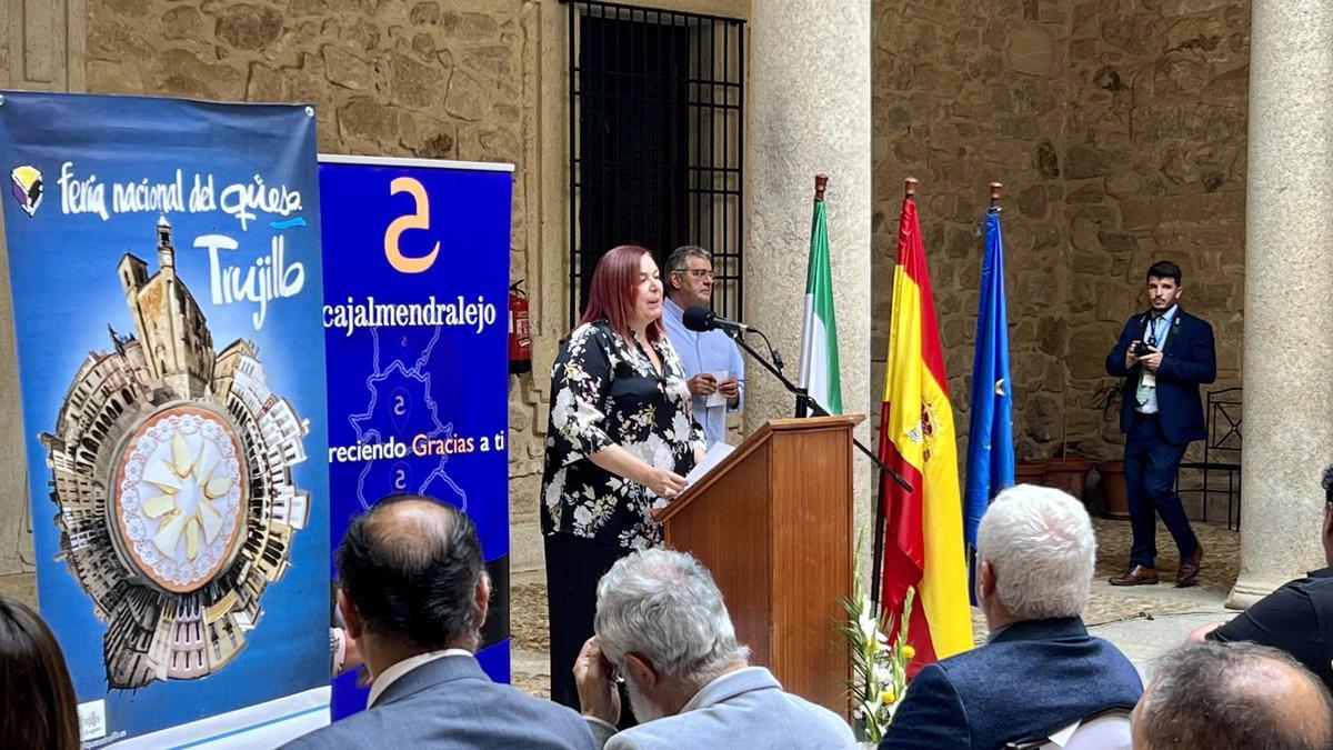 Begoña García, consejera de Agricultura de la Junta de Extremadura, en la inauguración de la Feria del Queso.