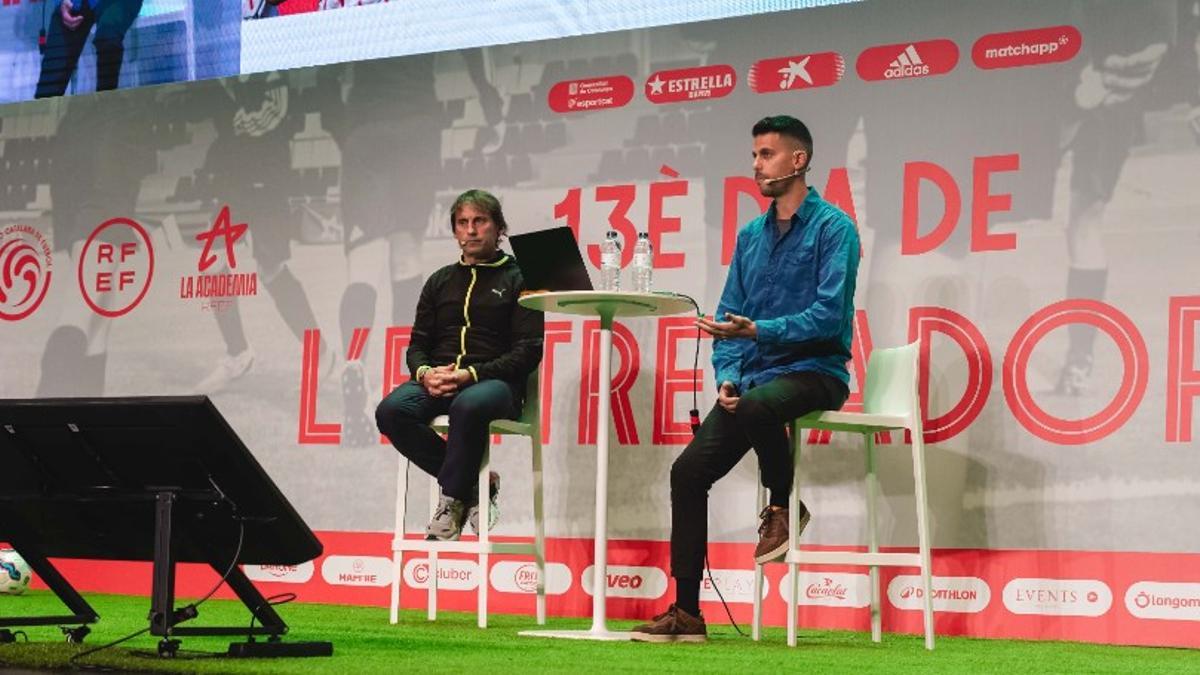 Santi Pou i Albert Puig fan una classe magistral en el Dia de l'Entrenador.