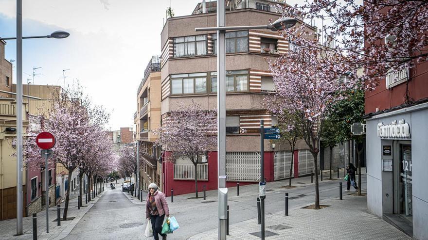 Desallotgen de matinada tres edificis de la Trinitat Vella per les vibracions de les obres de soterrament de Montcada