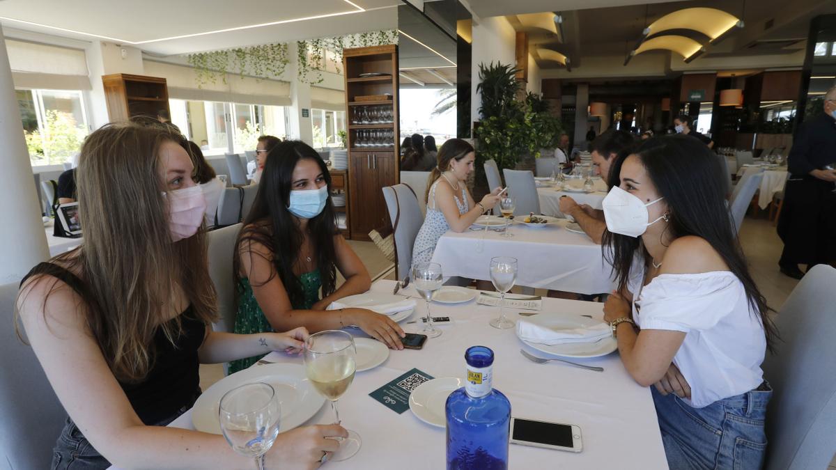 Un restaurante de València durante las comidas.