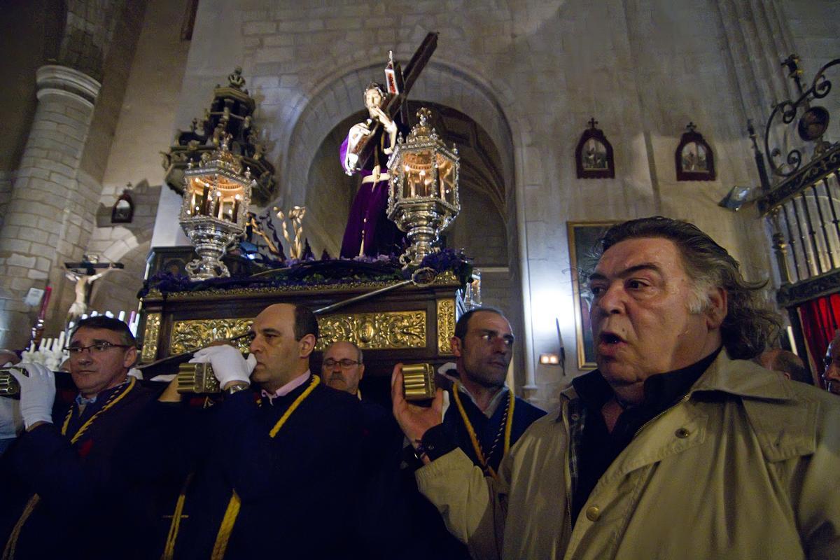 Juan Corrales con el Nazareno.