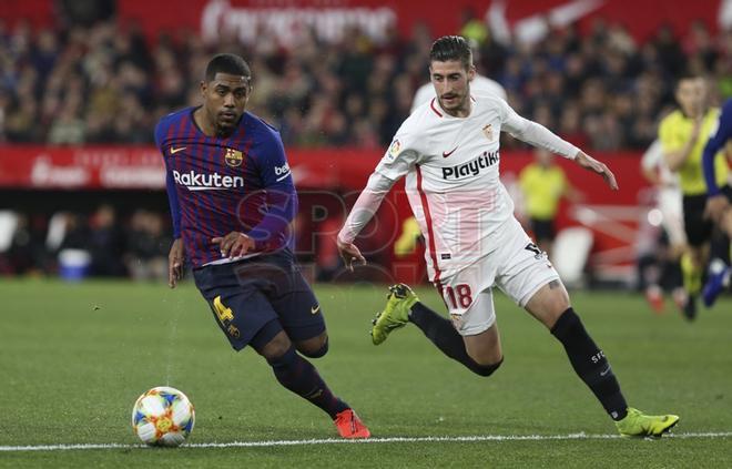 Sevilla FC, 2 - FC Barcelona, 0, Malcom Filipe disputando el balón.