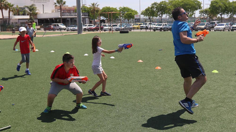 Búscate en las fotos de la VI Fiesta del Deporte de Málaga