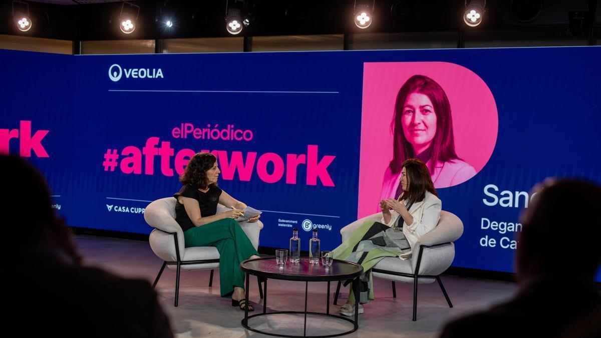 Gemma Martínez, directora de El Periódico y Sandra Bestraten, decana del Col·legi d'Arquitectes de Catalunya, en el afterwork de El Periódico.