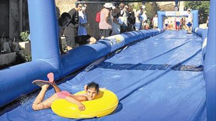 ESLIDA GOZA DE UNA DIVERTIDA Y FRESCA TARDE ACUÁTICA