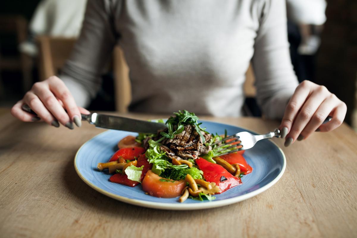 'Mindful eating': ¿qué es el nuevo método de moda que ayuda a comer bien?