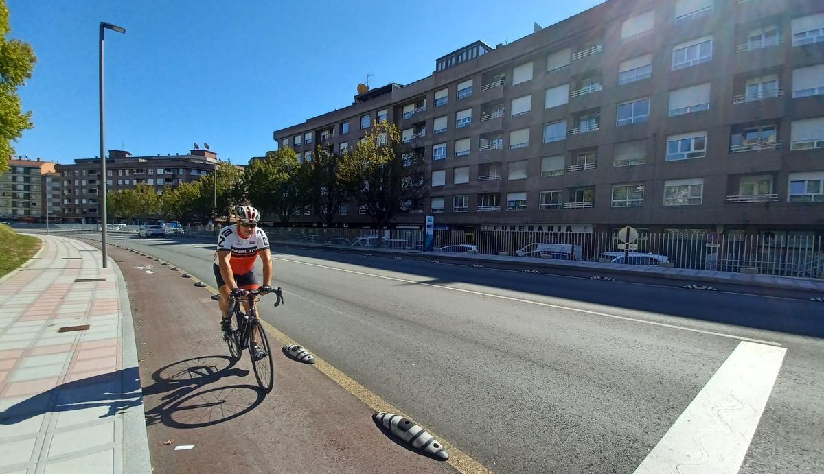 El "contador de ciclistas" de Pola de Siero, camino de registrar los cuatro mil