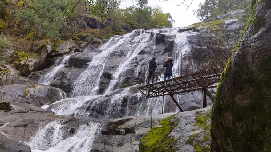 Piornal: cascadas, museo al aire libre, hide ornitológico y fuentes naturales