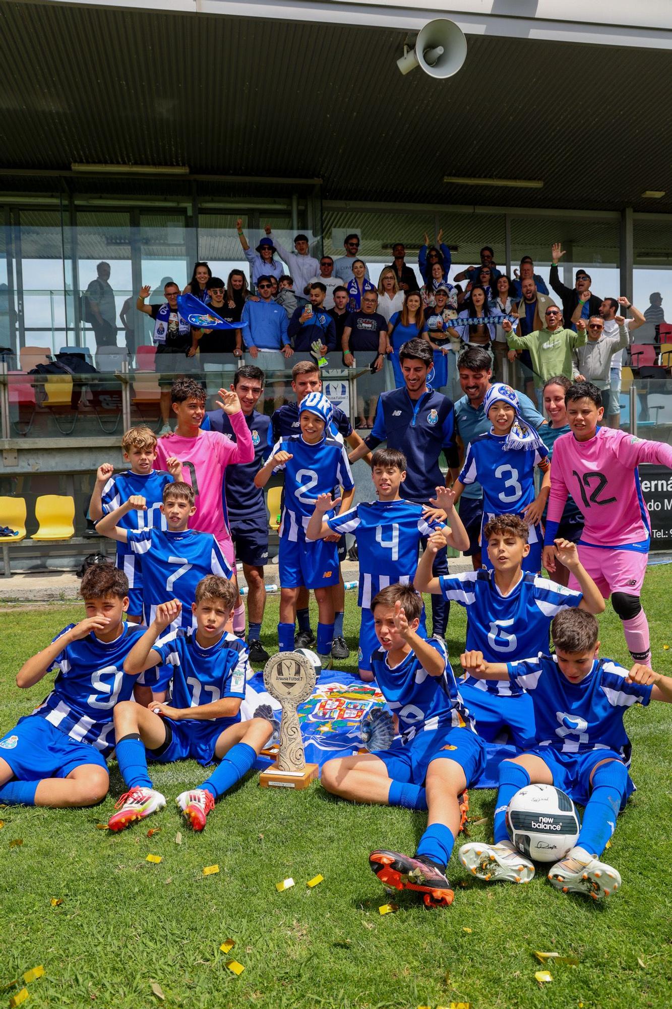 El Porto se lleva el primer título de Arousa Fútbol 7 a Portugal