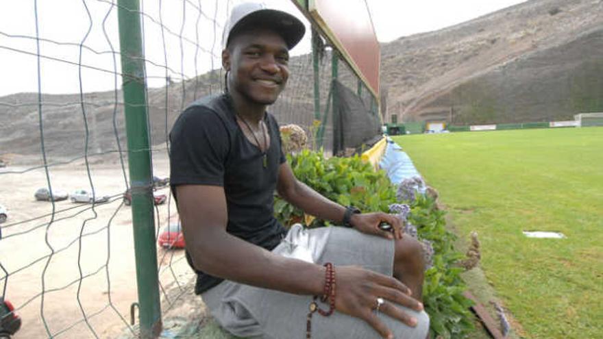 Thievy Bifouma en Barranco Seco, tras un entrenamiento. | j. c. castro