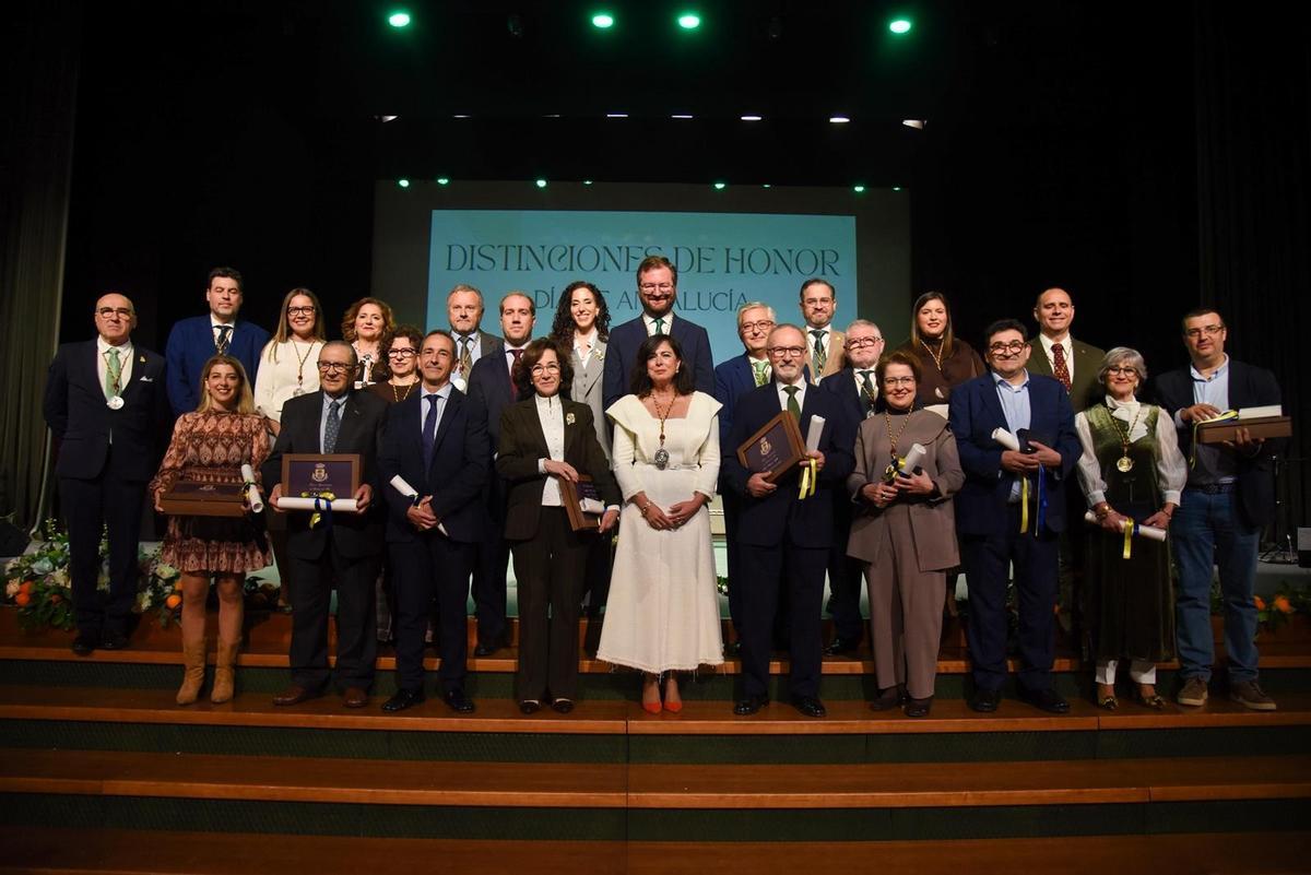 Acto institucional del Ayuntamiento de Palma reconociendo a nueve personas y entidades palmeñas en el 28F.