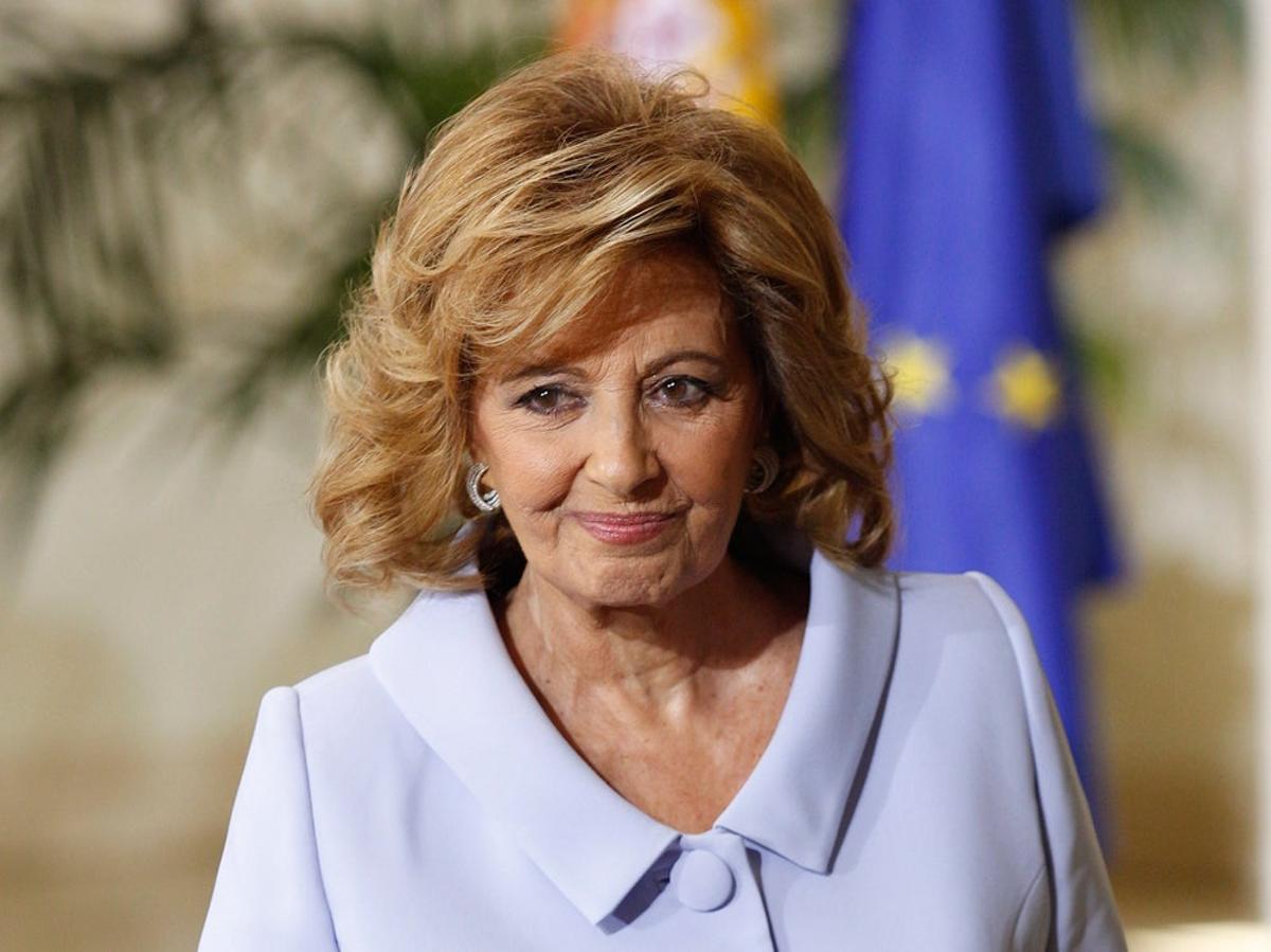 María Teresa se emocionó al recibir la Medalla, pero estaba radiante, al igual que sus pendientes en forma de aro