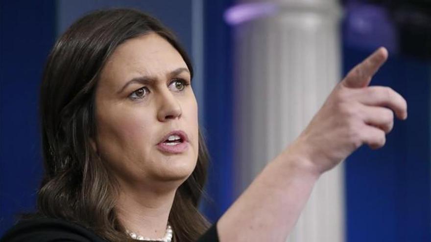 Sarah Huckabee Sanders, portavoz de Trump, abandona la Casa Blanca