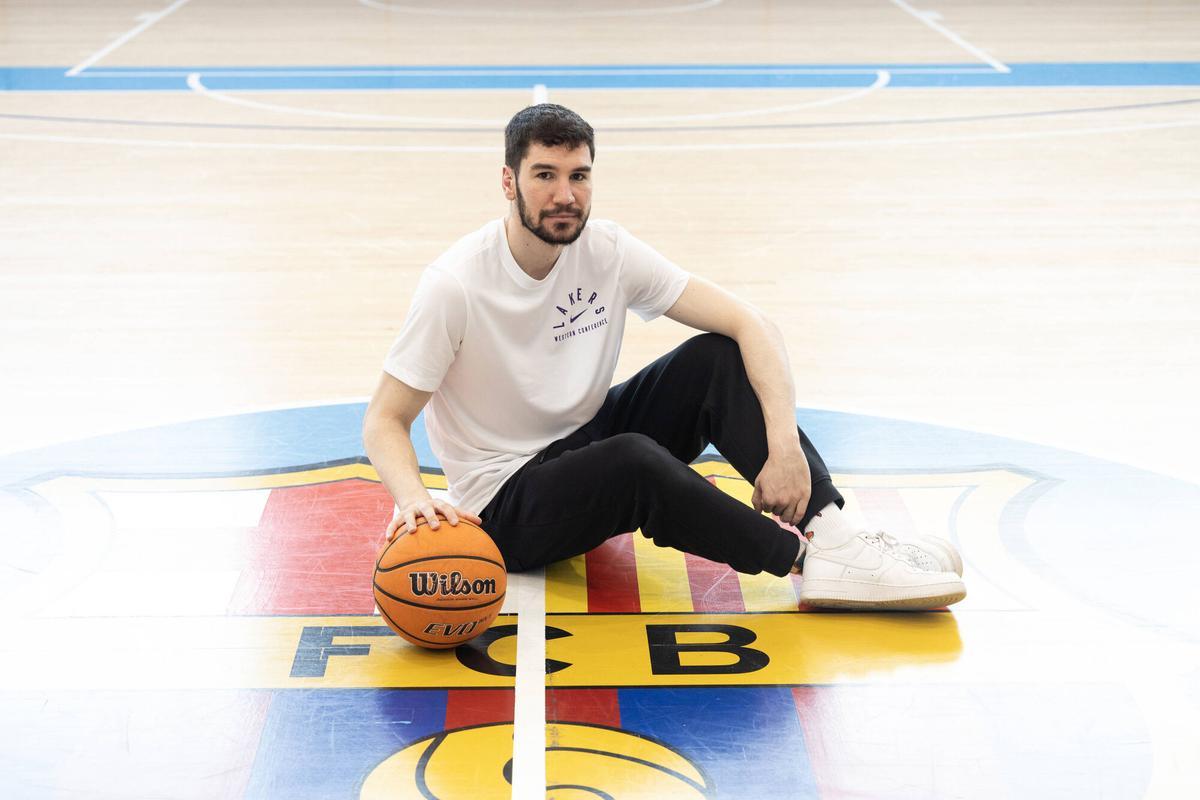 Darío Brizuela Arrieta, jugador de baloncesto del FC Barcelona, fotografiado en Ciutat Esportiva Joan Gamper de Barcelona