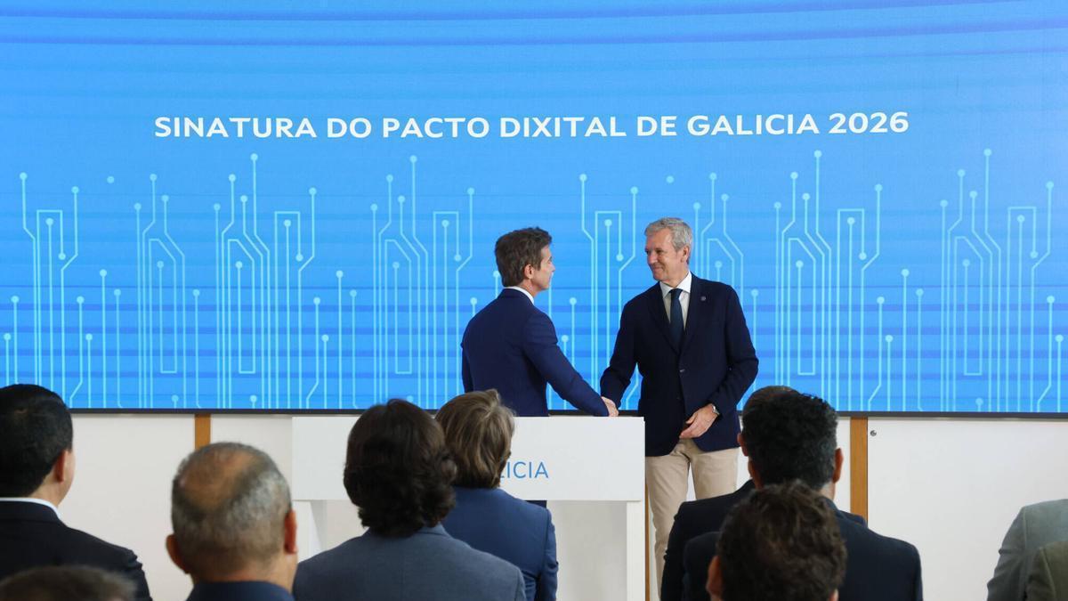 Alfonso Rueda, este martes en la firma del Pacto Digital, en la Cidade da Cultura.