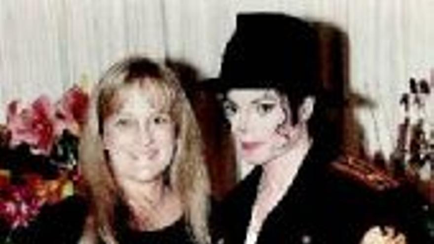 Debbie Rowe reclama la custodia de los hijos de Michael Jackson