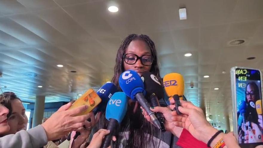 La alicantina Awa Fam vuelve a casa tras convertirse en la gran triunfadora del draft de la WNBA