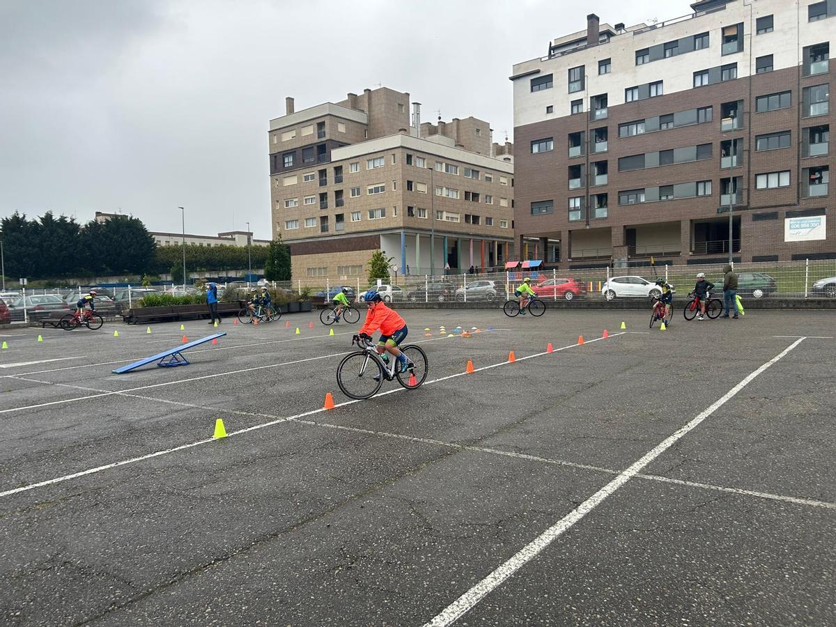 EN IMÁGENES: Entrenamiento Escuela Ciclista de Viella
