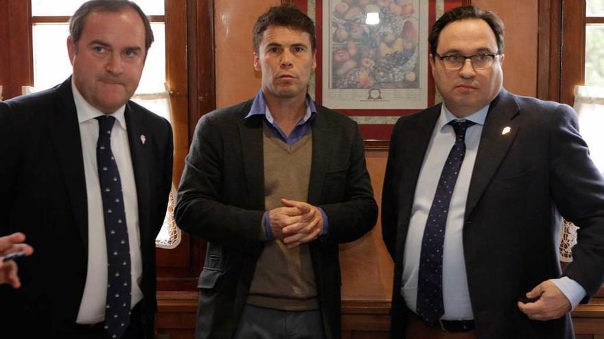 Por la izquierda, Ramón de Santiago, Rubi y Javier Fernández.