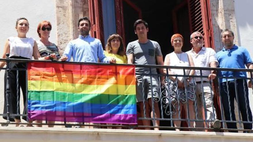 Sagunt celebra el día LGTBI con el  izado de bandera