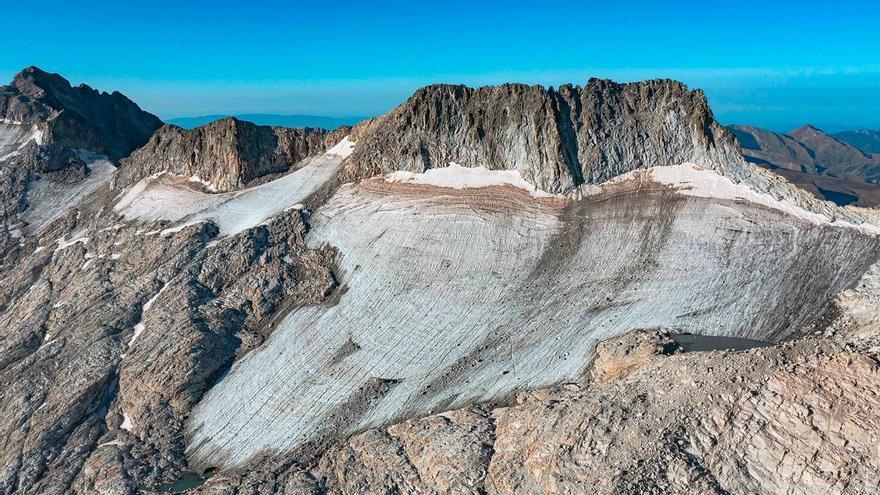 Los últimos glaciares españoles, condenados a muerte