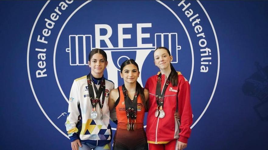 Nuevo éxito de Gisela Ruano: La haltera del CH Tavernes de la Valldigna suma tres oros en el Nacional y refrenda las marcas para ir al Mundial sub17