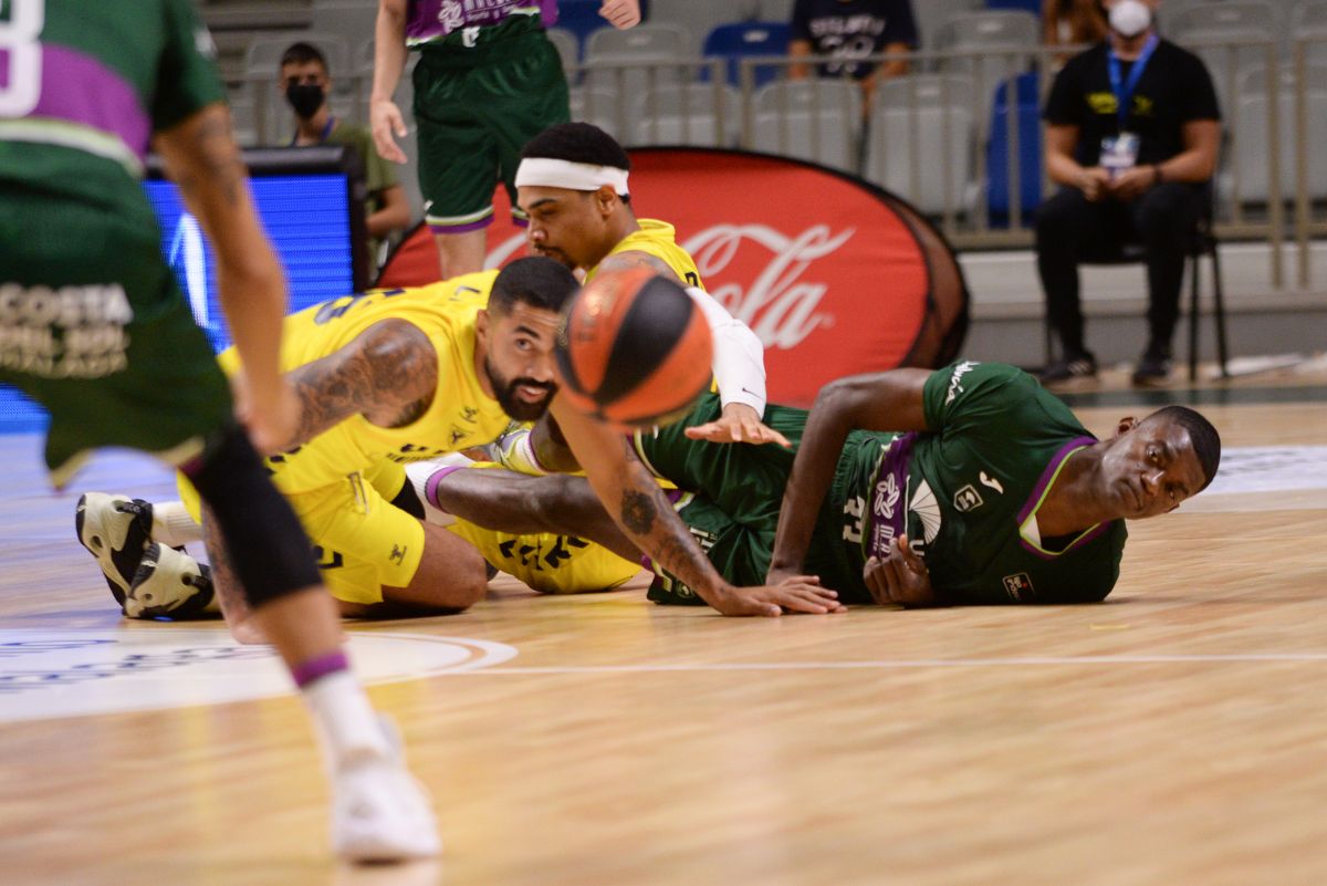 El Unicaja también gana al UCAM y se lleva el Trofeo Costa del Sol