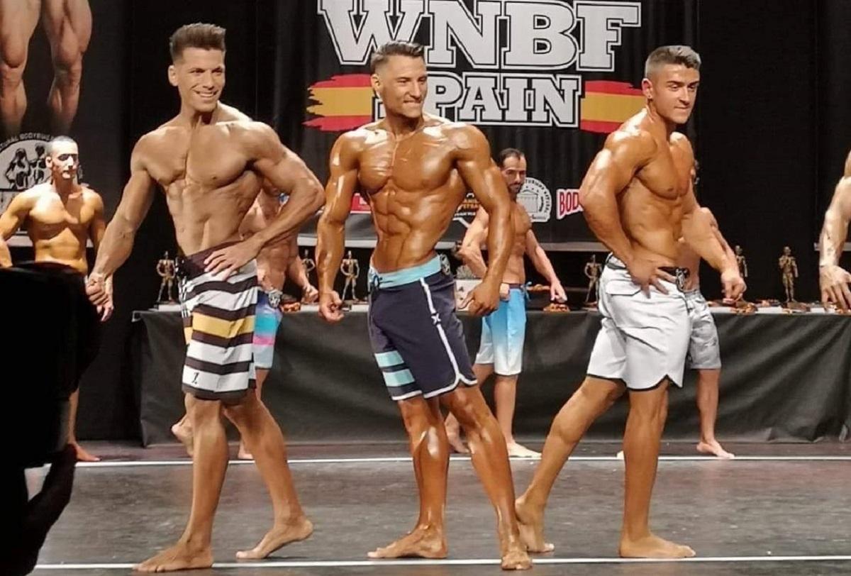 Participantes de una exhibición de culturismo de WNBF Spain.