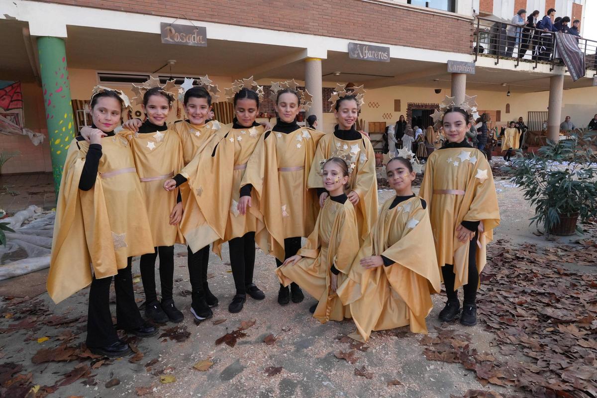 Badajoz se transforma en Belén: Más de 500 alumnos del colegio Santa Teresa recrean el nacimiento de Jesucristo