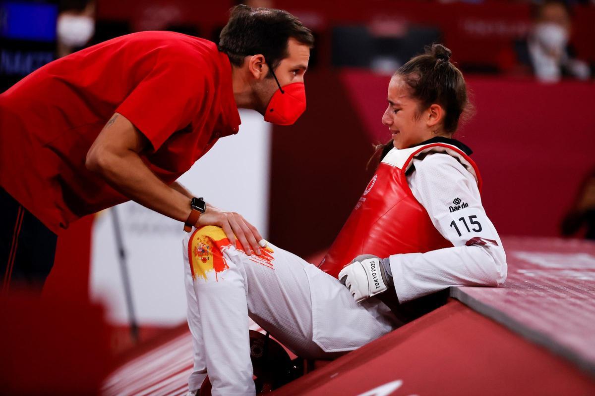 Adriana Cerezo, plata en taekwondo, primera medallista española Adriana Cerezo, plata en taekwondo, primera medallista española