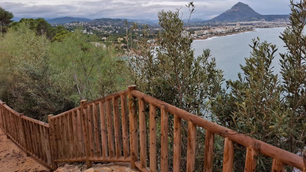 El tramo de la senda que corona el acantilado