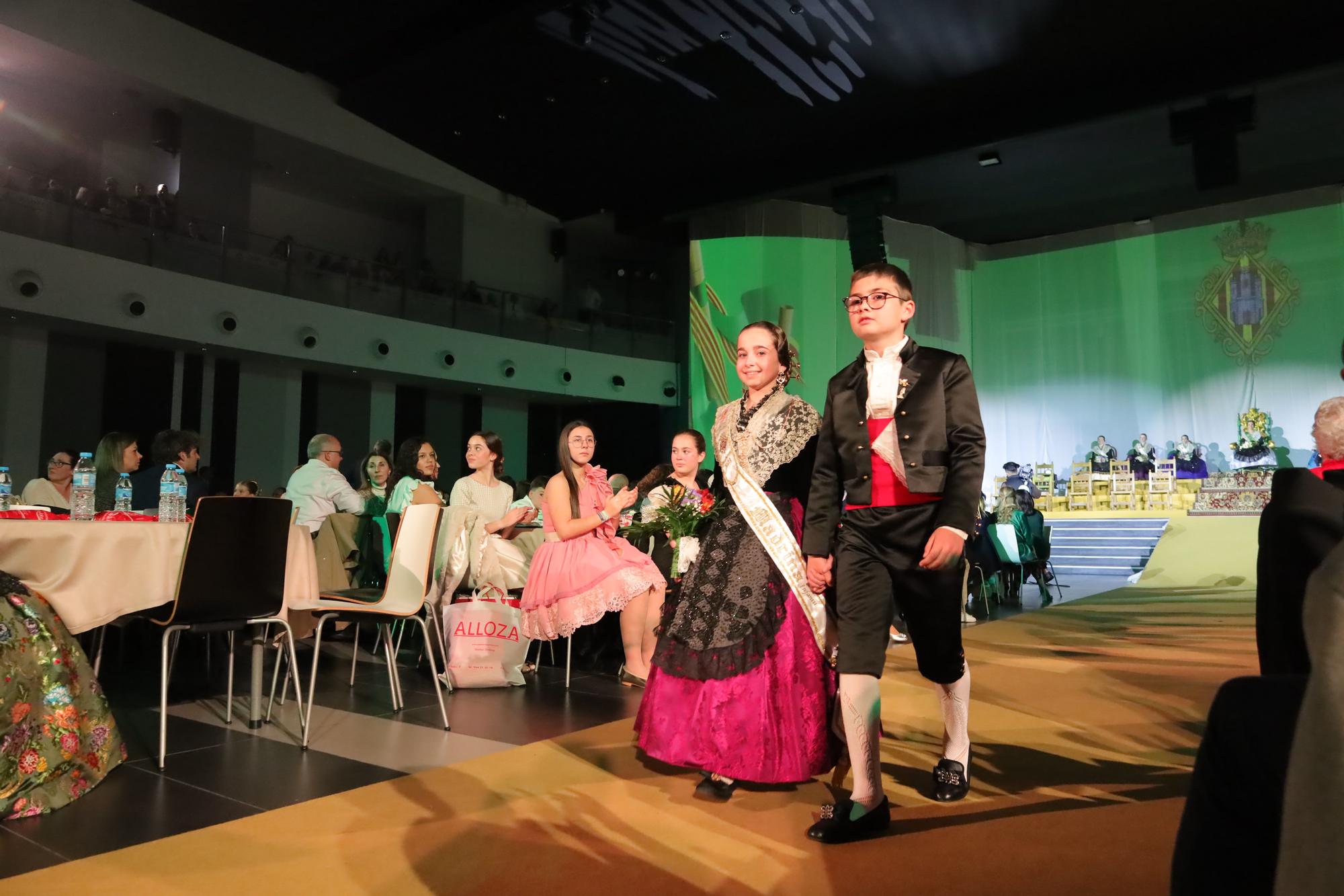 Galania a la reina infantil de las fiestas de la Magdalena