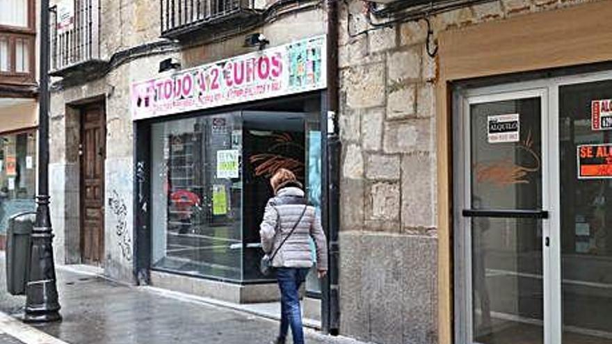 Comercios cerrados en San Torcuato.