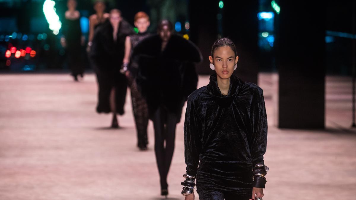 Desfile de Saint Laurent en París.