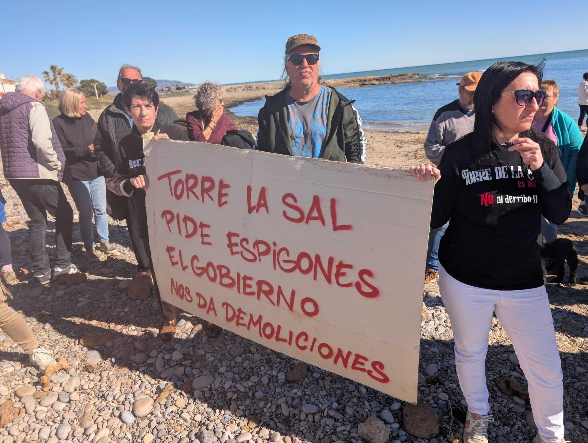 Las imágenes de la manifestación contra el derribo de Torre la Sal