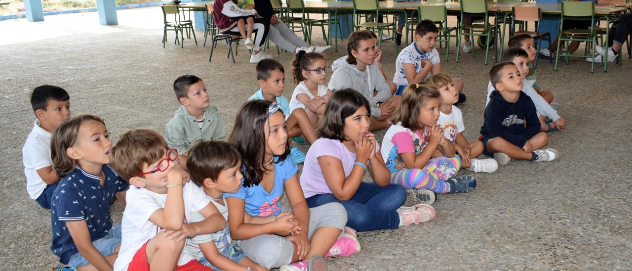 Niños participantes en el taller de promoción del consumo de pescados y mariscos.