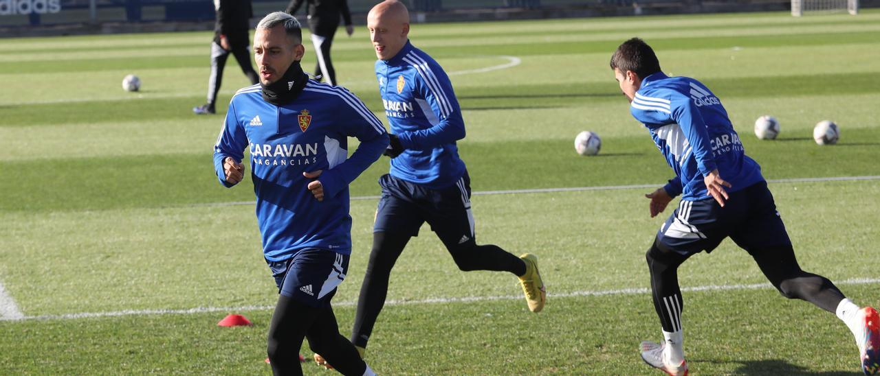 Manu Molina, junto a Mollejo y Zapater en unos ejercicios en la Ciudad Deportiva.