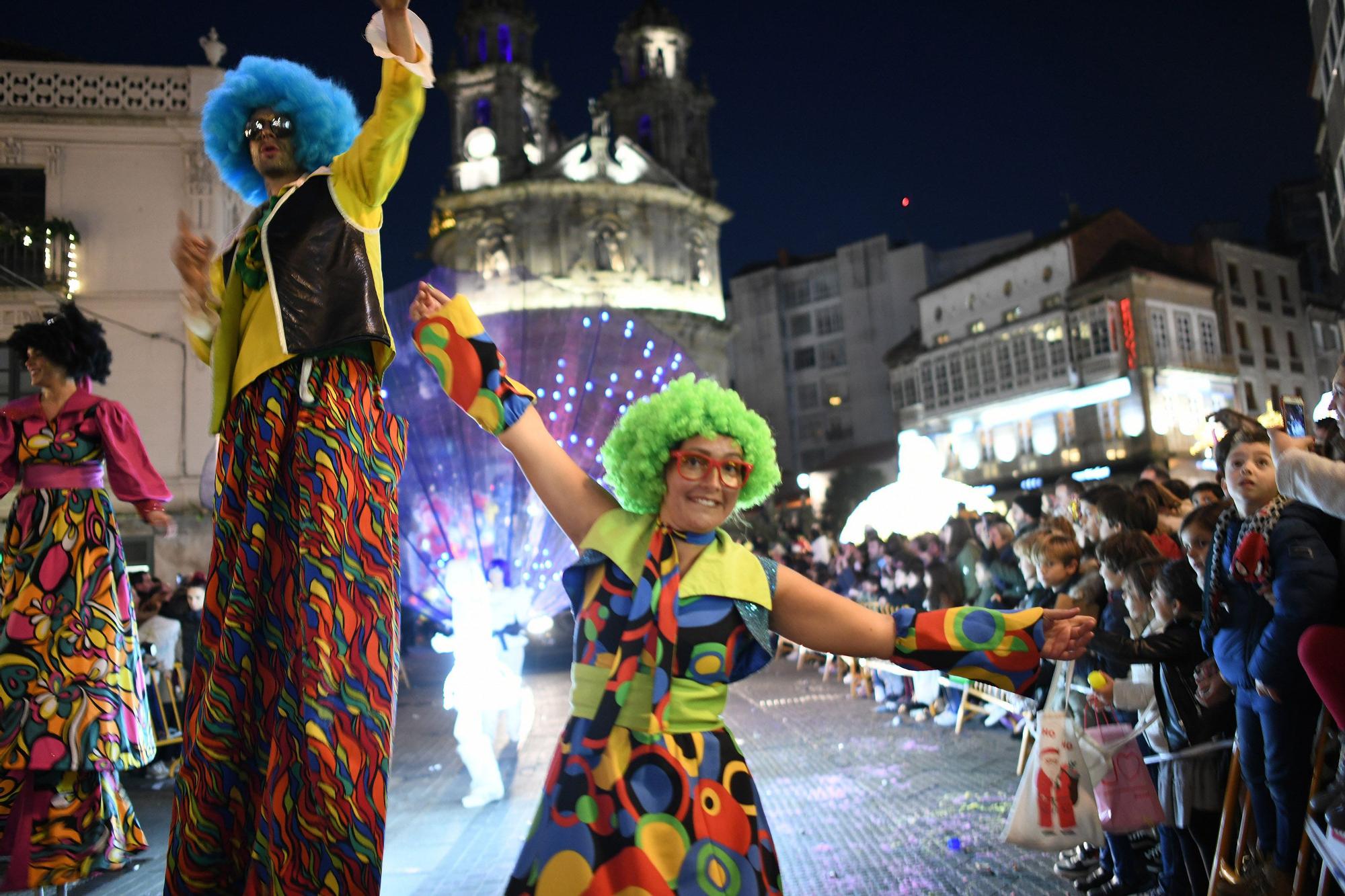 Pontevedra abarrota las calles para recibir a Melchor, Gaspar y Baltasar